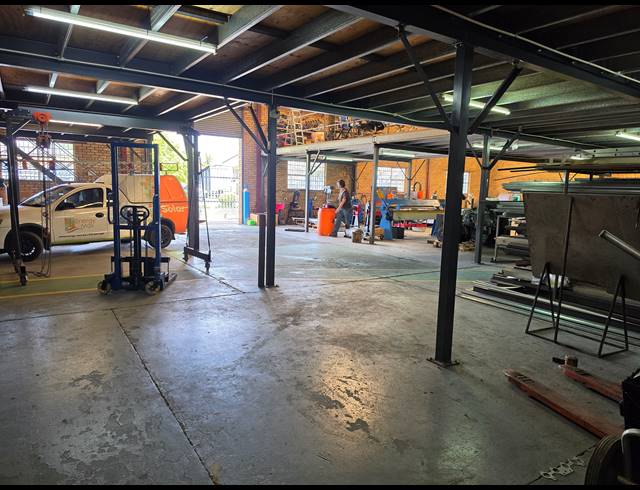 1,199M² FACTORY FOR SALE IN KYA SANDS